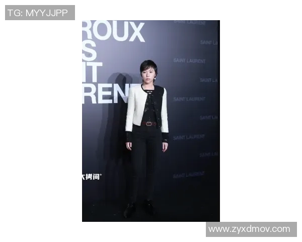 足球明星休闲皮鞋选择揭秘时尚与舒适兼具的潮流搭配指南